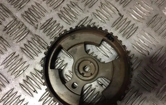 Volvo V50 Camshaft pulley/ VANOS 9657477580