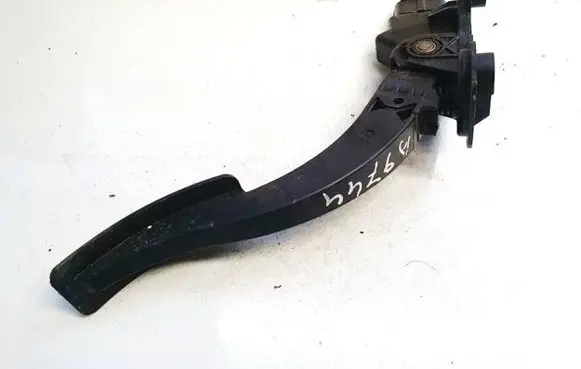 Citroen C-Crosser Accelerator throttle pedal 07047a1b 0354