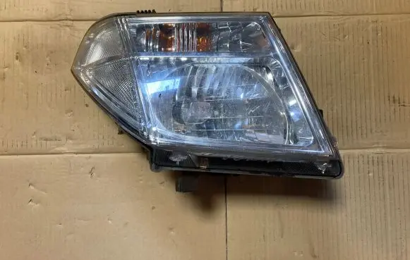 Nissan Navara Headlight/headlamp