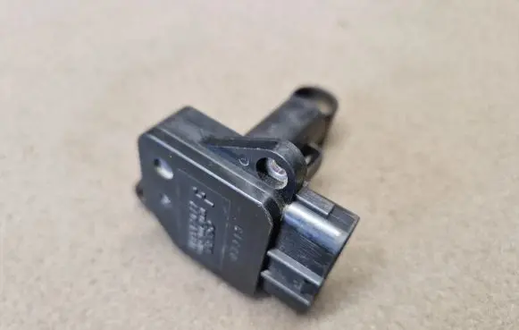Mitsubishi L200 Mass air flow meter MR547077