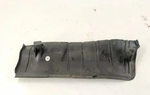 Engine bonnet/hood sound/heat insulation