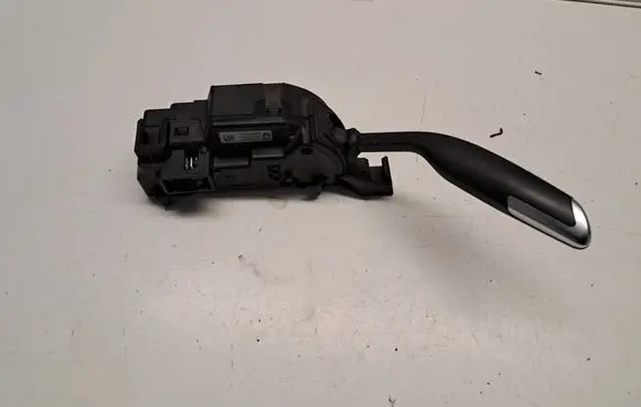 Wiper turn signal indicator stalk/switch