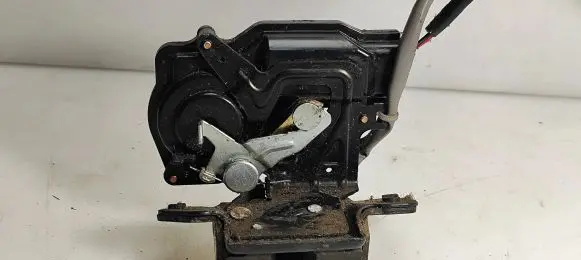 Loading door lock