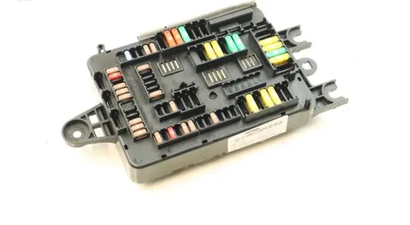 BMW 4 F36 Gran coupe Fuse module 9389070 19561000001 30062016
