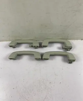 Skoda Superb B8 (3V) A set of handles for the ceiling 3V0857607A 3V0857643A