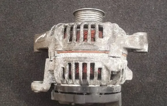 Opel Zafira B Generator/alternator 0124415002