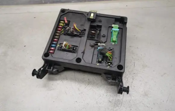 Volkswagen Sharan Fuse module 7M3962258R S110730200J