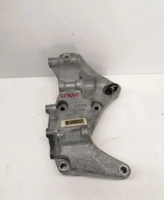 Volvo XC90 Generator/alternator bracket 31430704