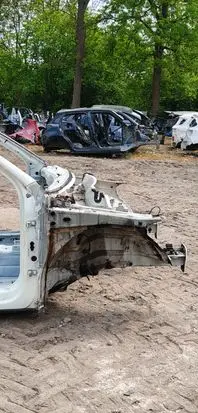 Audi Q3 8U Front quarter panel 081120