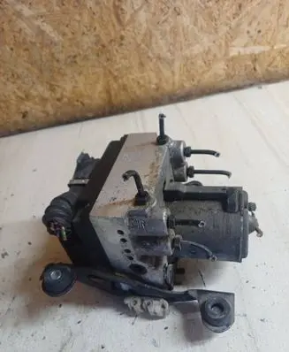 Audi A4 S4 B5 8D ABS Pump 8D0614111 065171702