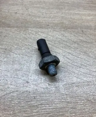 Volkswagen Golf IV Oil pressure sensor 038919081