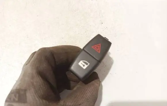 BMW X6 E71 Hazard light switch 6131691950606 549519500
