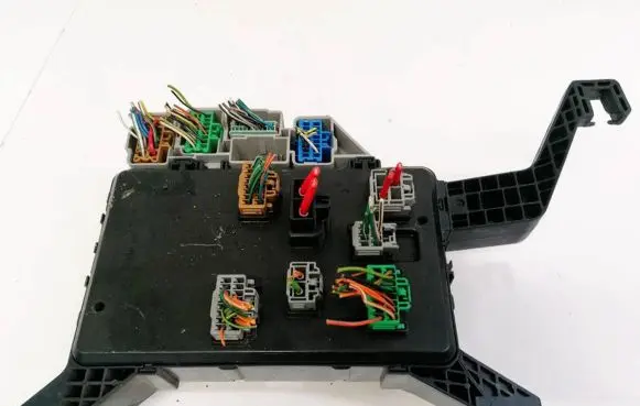 Ford Mondeo Mk III Fuse box set F0AB14B192AA F0AB-14B192-AA