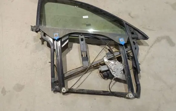 Audi A6 S6 C5 4B Front door window/glass frame