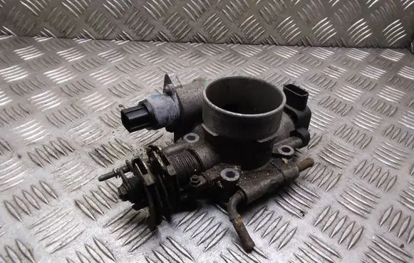 Subaru Legacy Throttle valve A33661R02