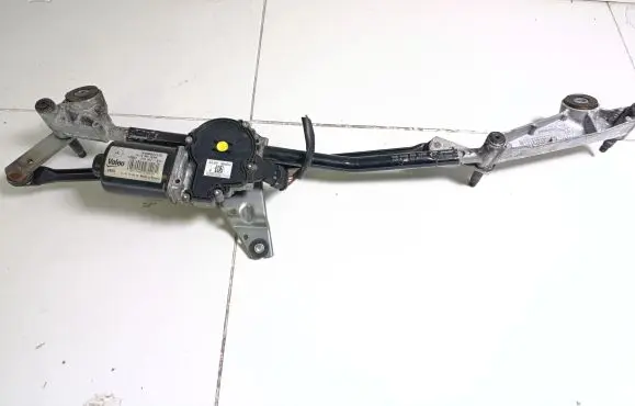 Mercedes-Benz GLA W156 Front wiper linkage and motor A1769061800 W000027118 ZGS007012