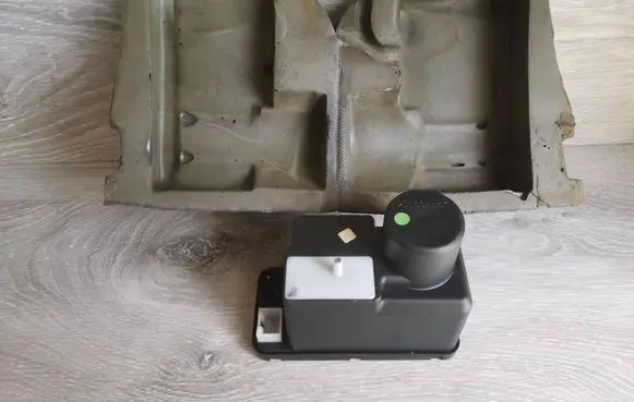 Audi A6 S6 C4 4A Central locking vacuum pump 4A0862257C