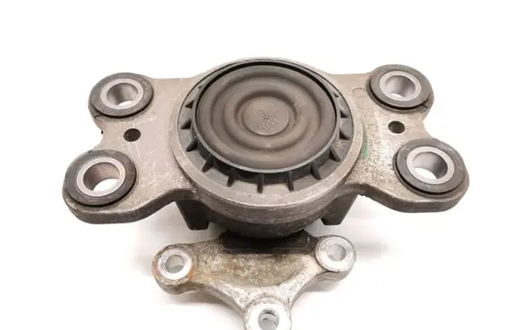 Volvo V70 Engine mount bracket 9G917M121
