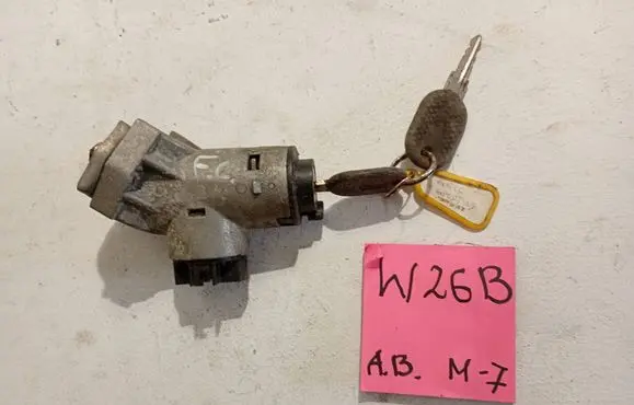 Volkswagen PASSAT B4 Ignition lock 1212121