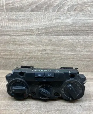 Volkswagen Touran I Climate control unit 537011CF