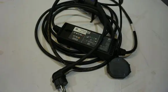 Ford Kuga I Electric car charging cable 