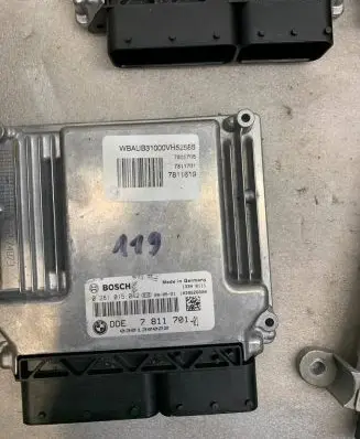 BMW 1 E81 E87 Engine control unit/module 7811701 030130022 0281015042