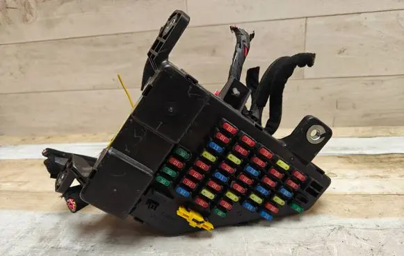 Hyundai Tucson JM Fuse module 911102E001