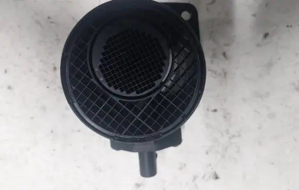 Volkswagen Touran I Mass air flow meter 074906461B 0281002461