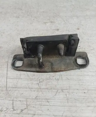 Audi 80 90 S2 B4 Loading door lock loop/hook striker 