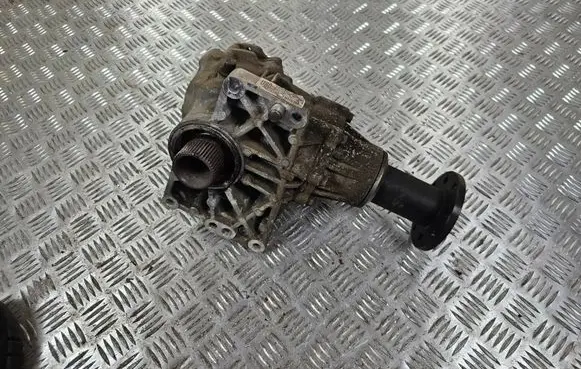 Gearbox transfer box case