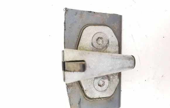 BMW 7 E32 Rear door lock loop/hook striker 1969995