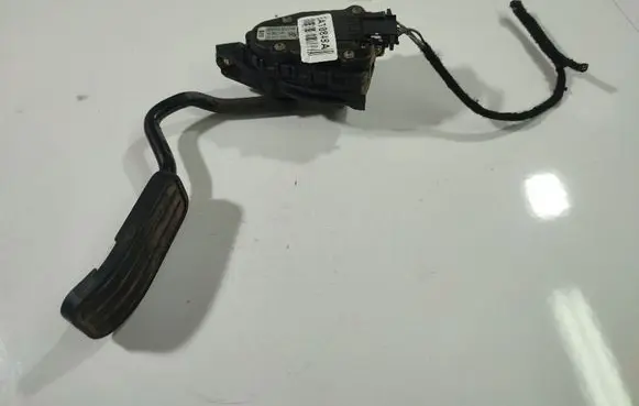 Seat Alhambra (Mk1) Accelerator throttle pedal 98VV9F836AB