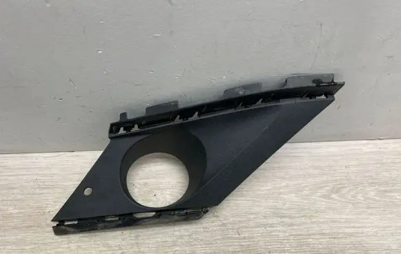 Volkswagen Touareg II Front bumper lower grill 7P6807820A