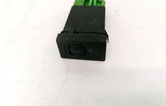 Volkswagen PASSAT B5 Seat heating switch 3b0963564c nenustatyyta