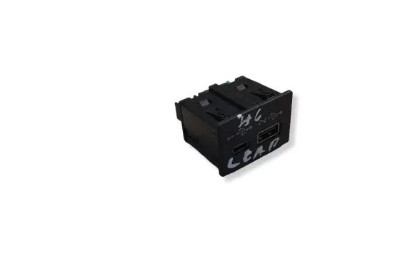 Nissan Leaf II (ZE1) USB socket connector 20201128