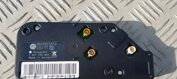 Volkswagen Eos Aerial antenna amplifier 1Q0035577C