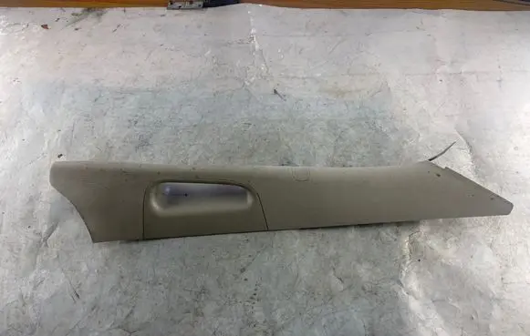 (D)pillar trim (top)