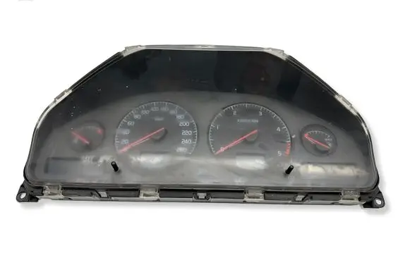 Volvo S70 V70 V70 XC Speedometer (instrument cluster) 8637996 0552256 8602474