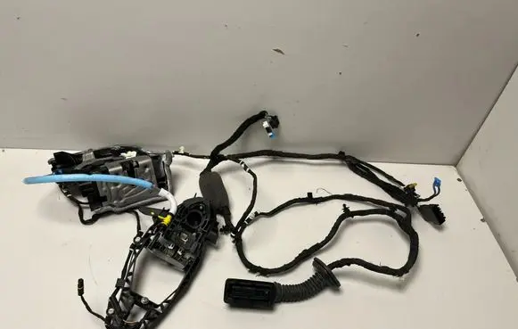 BMW X5 G05 Front door lock 9464890 7444681