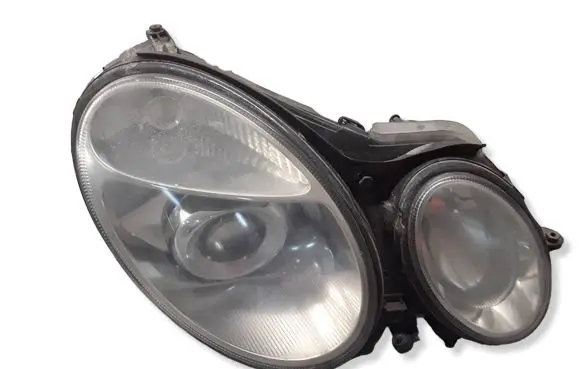 Mercedes-Benz E W211 Headlight/headlamp 5DV00829000 A0028202426