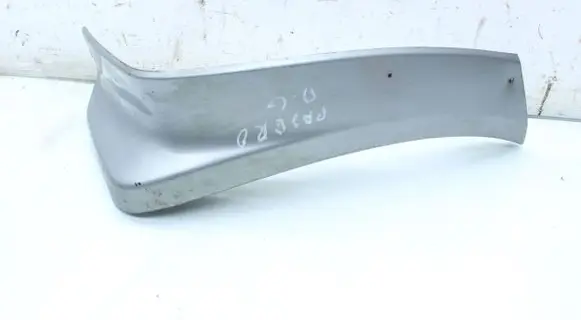 Mitsubishi Pajero Fender trim (molding)