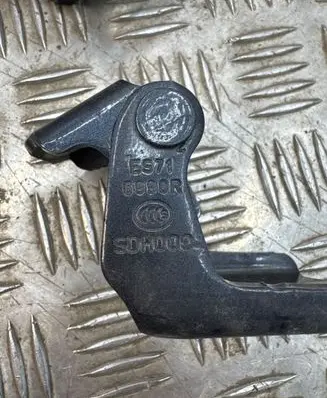 Renault Megane IV Front door upper hinge 8626R ES71 SDH00A