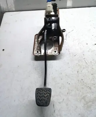 Toyota Corolla Verso AR10 Brake pedal