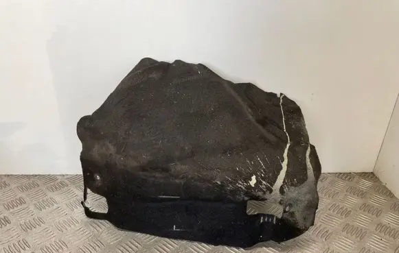 Engine bonnet/hood sound/heat insulation