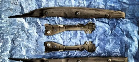 Mercedes-Benz ML W164 Fender mounting bracket A1648890425GLX164