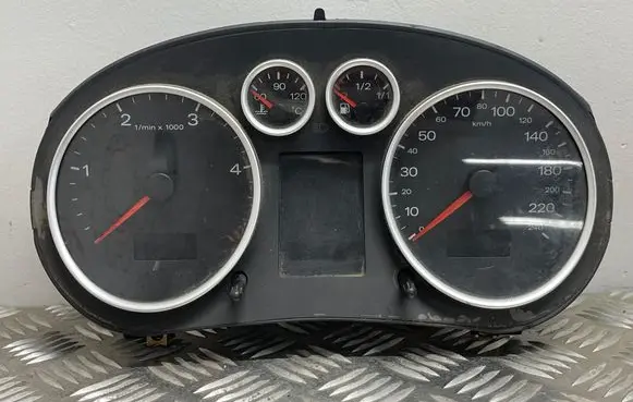 Audi A2 Speedometer (instrument cluster) 8Z0920931B