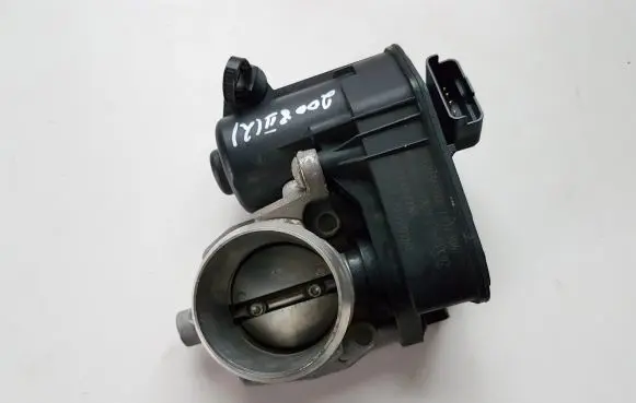 Peugeot 2008 II Throttle valve 9842936880