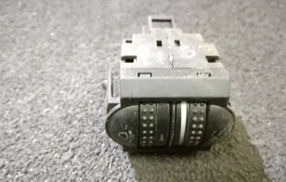 Volkswagen PASSAT B5 Headlight level height control switch 3b0941333c