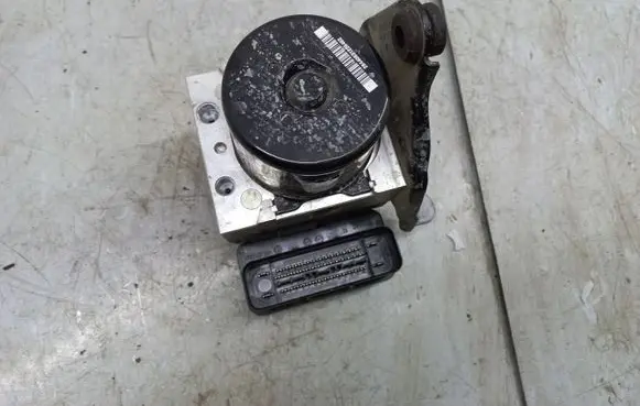 Volkswagen Jetta VI ABS Pump 1K0614517EK 1K0907379CC