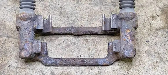 Toyota Avensis T250 Brake caliper pad carrier rear 